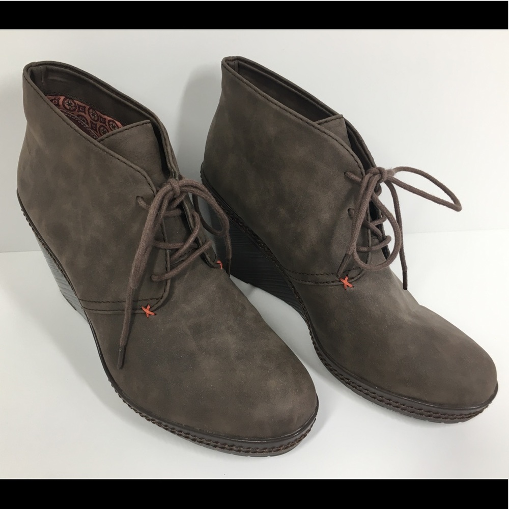 Dr. Scholl’s booties . Womens 10 shoes. Fashion.